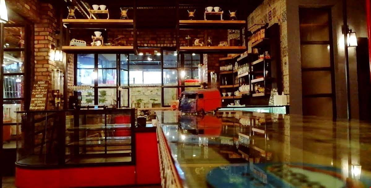 Voswos Garage Coffee Hotel アンタルヤ エクステリア 写真