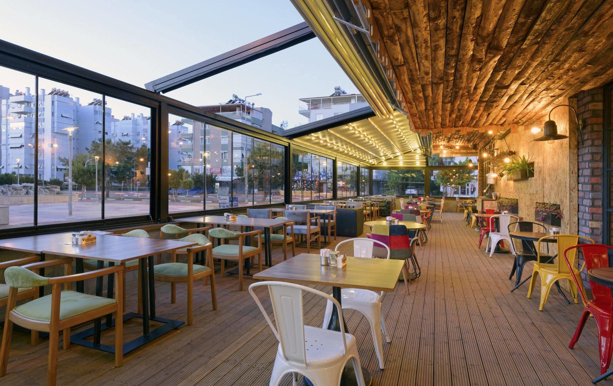 Voswos Garage Coffee Hotel アンタルヤ エクステリア 写真