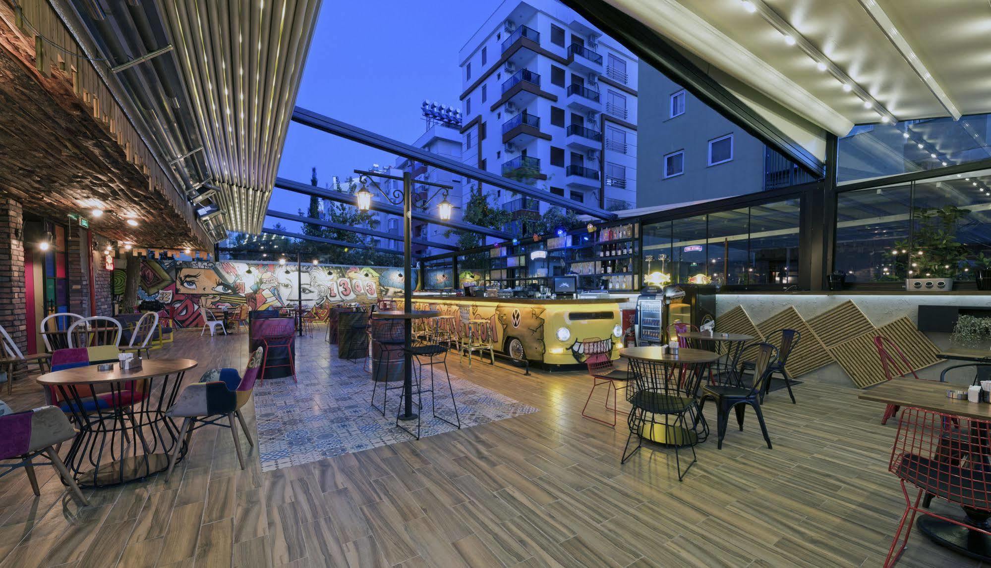 Voswos Garage Coffee Hotel アンタルヤ エクステリア 写真