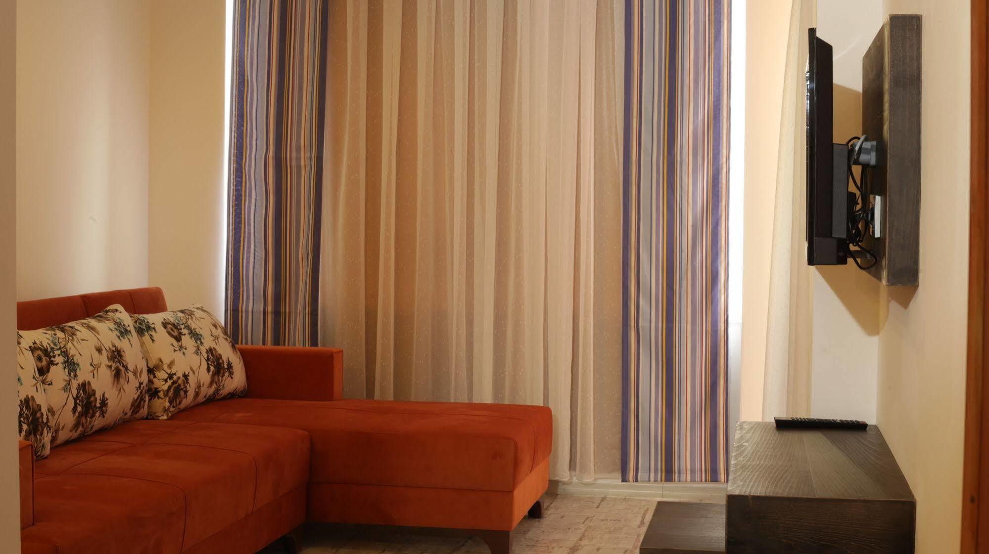 Voswos Garage Coffee Hotel アンタルヤ エクステリア 写真